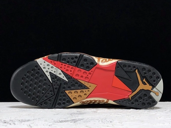 7 SP Patta x AT3375-200 Air Jordan 